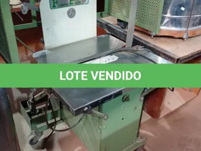 LOTE 348 - 01 MÁQUINA PARA AMARRAÇÃO DE FITILHO. (NO ESTADO) ATENÇÃO! FAZER A VISITAÇÃO ANTES DE ARREMATAR, NÃO SABEMOS SE FUNCIONA. LEILÃO NÃO TEM GARANTIA E NEM DEVOLUÇÃO, SUJEITO A POSSÍVEIS AVARIAS VISÍVEIS/OCULTAS E/OU AUSÊNCIA DE COMPONENTES.
