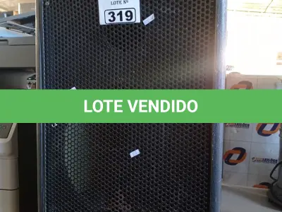 LOTE 319 - 02 CAIXAS DE SOM INCOMPLETAS. (NO ESTADO) ATENÇÃO! FAZER A VISITAÇÃO ANTES DE ARREMATAR, NÃO SABEMOS SE FUNCIONA. LEILÃO NÃO TEM GARANTIA E NEM DEVOLUÇÃO, SUJEITO A POSSÍVEIS AVARIAS VISÍVEIS/OCULTAS E/OU AUSÊNCIA DE COMPONENTES.