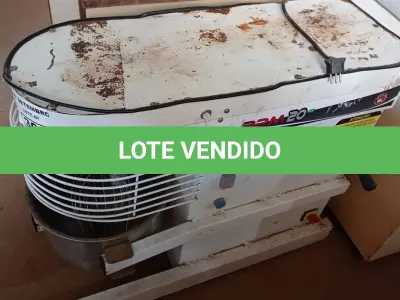 LOTE 301 - 01 MASSEIRA INDUSTRIAL. (NO ESTADO) ATENÇÃO! FAZER A VISITAÇÃO ANTES DE ARREMATAR, NÃO SABEMOS SE FUNCIONA. LEILÃO NÃO TEM GARANTIA E NEM DEVOLUÇÃO, SUJEITO A POSSÍVEIS AVARIAS VISÍVEIS/OCULTAS E/OU AUSÊNCIA DE COMPONENTES.