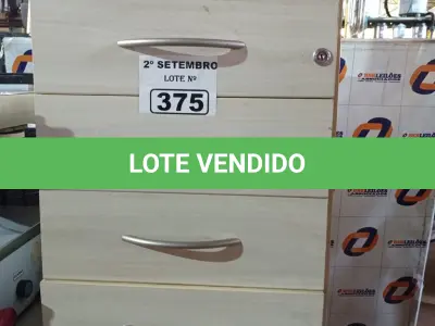 LOTE 375 - 02 GAVETEIROS EM MADEIRA COM 03 GAVETAS. (NO ESTADO) ATENÇÃO! FAZER A VISITAÇÃO ANTES DE ARREMATAR, NÃO SABEMOS SE FUNCIONA. LEILÃO NÃO TEM GARANTIA E NEM DEVOLUÇÃO, SUJEITO A POSSÍVEIS AVARIAS VISÍVEIS/OCULTAS E/OU AUSÊNCIA DE COMPONENTES.