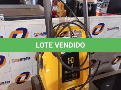 LOTE 339 - 01 LAVADORA DE ALTA PRESSÃO MARCA ELECTROLUX ULTRA PRO 2400PSI 220V. (NO ESTADO) ATENÇÃO! FAZER A VISITAÇÃO ANTES DE ARREMATAR, NÃO SABEMOS SE FUNCIONA. LEILÃO NÃO TEM GARANTIA E NEM DEVOLUÇÃO, SUJEITO A POSSÍVEIS AVARIAS VISÍVEIS/OCULTAS E/OU AUSÊNCIA DE COMPONENTES.