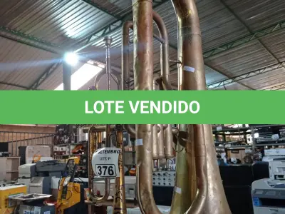 LOTE 376 - 02 INSTRUMENTOS MUSICAIS. (NO ESTADO) ATENÇÃO! FAZER A VISITAÇÃO ANTES DE ARREMATAR, NÃO SABEMOS SE FUNCIONA. LEILÃO NÃO TEM GARANTIA E NEM DEVOLUÇÃO, SUJEITO A POSSÍVEIS AVARIAS VISÍVEIS/OCULTAS E/OU AUSÊNCIA DE COMPONENTES.