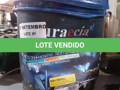 LOTE 408 - 01 BALDE DE REVESTIMENTO TEXTURIZADO INTERIORES/EXTERIORES NA COR BRANCO BASE. (NO ESTADO) ATENÇÃO! FAZER A VISITAÇÃO ANTES DE ARREMATAR, NÃO SABEMOS SE FUNCIONA. LEILÃO NÃO TEM GARANTIA E NEM DEVOLUÇÃO, SUJEITO A POSSÍVEIS AVARIAS VISÍVEIS/OCULTAS E/OU AUSÊNCIA DE COMPONENTES.