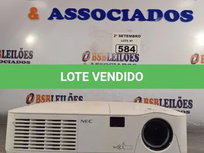 LOTE 584 - 01 PROJETOR MULTIMIDIA MARCA NEC. (NO ESTADO) ATENÇÃO! FAZER A VISITAÇÃO ANTES DE ARREMATAR, NÃO SABEMOS SE FUNCIONA. LEILÃO NÃO TEM GARANTIA E NEM DEVOLUÇÃO, SUJEITO A POSSÍVEIS AVARIAS VISÍVEIS/OCULTAS E/OU AUSÊNCIA DE COMPONENTES.