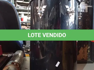 LOTE 274 - 02 INSTRUMENTOS MUSICAIS. (NO ESTADO) ATENÇÃO! FAZER A VISITAÇÃO ANTES DE ARREMATAR, NÃO SABEMOS SE FUNCIONA. LEILÃO NÃO TEM GARANTIA E NEM DEVOLUÇÃO, SUJEITO A POSSÍVEIS AVARIAS VISÍVEIS/OCULTAS E/OU AUSÊNCIA DE COMPONENTES.