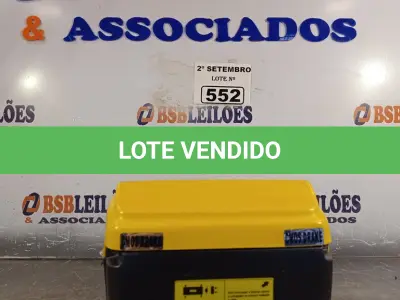 LOTE 552 - 01 DESFIBRILADOR EXTERNO AUTOMÁTICO. (NO ESTADO) ATENÇÃO! FAZER A VISITAÇÃO ANTES DE ARREMATAR, NÃO SABEMOS SE FUNCIONA. LEILÃO NÃO TEM GARANTIA E NEM DEVOLUÇÃO, SUJEITO A POSSÍVEIS AVARIAS VISÍVEIS/OCULTAS E/OU AUSÊNCIA DE COMPONENTES.