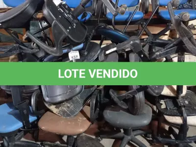 LOTE 537 - 01 LOTE COM VÁRIAS CADEIRAS DE ESCRITÓRIO MARCAS E MODELOS DIVERSOS. (NO ESTADO) ATENÇÃO! FAZER A VISITAÇÃO ANTES DE ARREMATAR, NÃO SABEMOS SE FUNCIONA. LEILÃO NÃO TEM GARANTIA E NEM DEVOLUÇÃO, SUJEITO A POSSÍVEIS AVARIAS VISÍVEIS/OCULTAS E/OU AUSÊNCIA DE COMPONENTES.