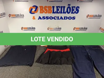 LOTE 207 - 15 – PEÇAS DE ROUPAS FEMININAS DIVERSAS (NO ESTADO, NÃO SABEMOS SE FUNCIONA. LEILÃO NÃO TEM GARANTIA E NEM DEVOLUÇÃO, SUJEITO A POSSÍVEIS AVARIAS VISÍVEIS/OCULTAS E/OU AUSÊNCIA DE COMPONENTES)