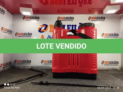 LOTE 127 - 01 - PULVERIZADOR COSTAL AGRÍCOLA 20 LITROS (NO ESTADO, NÃO SABEMOS SE FUNCIONA. LEILÃO NÃO TEM GARANTIA E NEM DEVOLUÇÃO, SUJEITO A POSSÍVEIS AVARIAS VISÍVEIS/OCULTAS E/OU AUSÊNCIA DE COMPONENTES)