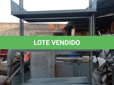 LOTE 599 - 01 ESTANTE EM AÇO COM 06 PRATELEIRAS. (NO ESTADO) ATENÇÃO! FAZER A VISITAÇÃO ANTES DE ARREMATAR, NÃO SABEMOS SE FUNCIONA. LEILÃO NÃO TEM GARANTIA E NEM DEVOLUÇÃO, SUJEITO A POSSÍVEIS AVARIAS VISÍVEIS/OCULTAS E/OU AUSÊNCIA DE COMPONENTES.