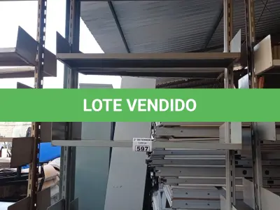 LOTE 597 - 01 ESTANTE EM AÇO COM 08 PRATELEIRAS. (NO ESTADO) ATENÇÃO! FAZER A VISITAÇÃO ANTES DE ARREMATAR, NÃO SABEMOS SE FUNCIONA. LEILÃO NÃO TEM GARANTIA E NEM DEVOLUÇÃO, SUJEITO A POSSÍVEIS AVARIAS VISÍVEIS/OCULTAS E/OU AUSÊNCIA DE COMPONENTES.