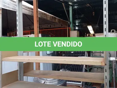 LOTE 615 - 01 ESTANTE EM AÇO COM 08 PRATELEIRAS. (NO ESTADO) ATENÇÃO! FAZER A VISITAÇÃO ANTES DE ARREMATAR, NÃO SABEMOS SE FUNCIONA. LEILÃO NÃO TEM GARANTIA E NEM DEVOLUÇÃO, SUJEITO A POSSÍVEIS AVARIAS VISÍVEIS/OCULTAS E/OU AUSÊNCIA DE COMPONENTES.