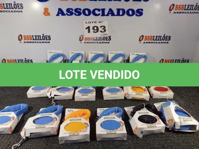 LOTE 193 - 17 - GUIAS RETRÁTIL P/COLEIRA 5 METROS PARA PETS COM TRAVA (NO ESTADO, NÃO SABEMOS SE FUNCIONA. LEILÃO NÃO TEM GARANTIA E NEM DEVOLUÇÃO, SUJEITO A POSSÍVEIS AVARIAS VISÍVEIS/OCULTAS E/OU AUSÊNCIA DE COMPONENTES)