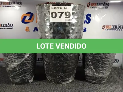 LOTE 079 - 03 - VASOS DE PLANTAS (NO ESTADO, NÃO SABEMOS SE FUNCIONA. LEILÃO NÃO TEM GARANTIA E NEM DEVOLUÇÃO, SUJEITO A POSSÍVEIS AVARIAS VISÍVEIS/OCULTAS E/OU AUSÊNCIA DE COMPONENTES)