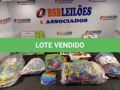 LOTE 180 - 15 – BRINQUEDOS DIVERSOS (NO ESTADO, NÃO SABEMOS SE FUNCIONA. LEILÃO NÃO TEM GARANTIA E NEM DEVOLUÇÃO, SUJEITO A POSSÍVEIS AVARIAS VISÍVEIS/OCULTAS E/OU AUSÊNCIA DE COMPONENTES)
