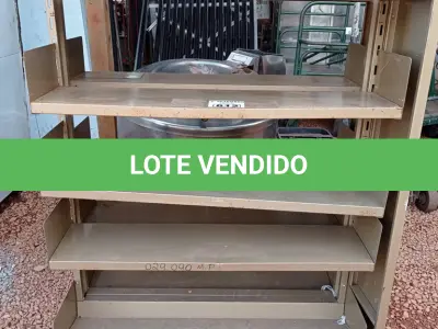LOTE 612 - 01 ESTANTE EM AÇO COM 10 PRATELEIRAS. (NO ESTADO) ATENÇÃO! FAZER A VISITAÇÃO ANTES DE ARREMATAR, NÃO SABEMOS SE FUNCIONA. LEILÃO NÃO TEM GARANTIA E NEM DEVOLUÇÃO, SUJEITO A POSSÍVEIS AVARIAS VISÍVEIS/OCULTAS E/OU AUSÊNCIA DE COMPONENTES.