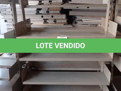 LOTE 596 - 01 ESTANTE EM AÇO COM 10 PRATELEIRAS. (NO ESTADO) ATENÇÃO! FAZER A VISITAÇÃO ANTES DE ARREMATAR, NÃO SABEMOS SE FUNCIONA. LEILÃO NÃO TEM GARANTIA E NEM DEVOLUÇÃO, SUJEITO A POSSÍVEIS AVARIAS VISÍVEIS/OCULTAS E/OU AUSÊNCIA DE COMPONENTES.
