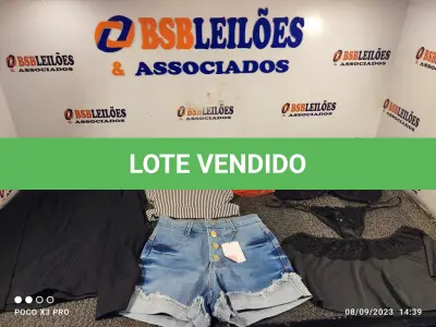 LOTE 130 - 10 – PEÇAS DE ROUPAS FEMININAS DIVERSAS (NO ESTADO, NÃO SABEMOS SE FUNCIONA. LEILÃO NÃO TEM GARANTIA E NEM DEVOLUÇÃO, SUJEITO A POSSÍVEIS AVARIAS VISÍVEIS/OCULTAS E/OU AUSÊNCIA DE COMPONENTES)
