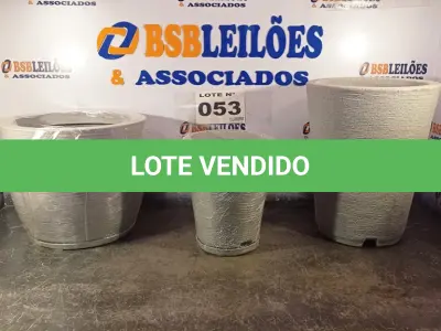 LOTE 053 - 03 - VASOS DE PLANTAS (NO ESTADO, NÃO SABEMOS SE FUNCIONA. LEILÃO NÃO TEM GARANTIA E NEM DEVOLUÇÃO, SUJEITO A POSSÍVEIS AVARIAS VISÍVEIS/OCULTAS E/OU AUSÊNCIA DE COMPONENTES)