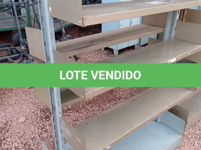 LOTE 615 - 01 ESTANTE EM AÇO COM 08 PRATELEIRAS. (NO ESTADO) ATENÇÃO! FAZER A VISITAÇÃO ANTES DE ARREMATAR, NÃO SABEMOS SE FUNCIONA. LEILÃO NÃO TEM GARANTIA E NEM DEVOLUÇÃO, SUJEITO A POSSÍVEIS AVARIAS VISÍVEIS/OCULTAS E/OU AUSÊNCIA DE COMPONENTES.