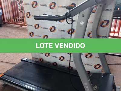 LOTE 592 - 01 ESTEIRA ERGOMÉTRICA. (NO ESTADO) ATENÇÃO! FAZER A VISITAÇÃO ANTES DE ARREMATAR, NÃO SABEMOS SE FUNCIONA. LEILÃO NÃO TEM GARANTIA E NEM DEVOLUÇÃO, SUJEITO A POSSÍVEIS AVARIAS VISÍVEIS/OCULTAS E/OU AUSÊNCIA DE COMPONENTES.