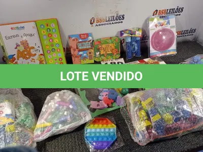 LOTE 180 - 15 – BRINQUEDOS DIVERSOS (NO ESTADO, NÃO SABEMOS SE FUNCIONA. LEILÃO NÃO TEM GARANTIA E NEM DEVOLUÇÃO, SUJEITO A POSSÍVEIS AVARIAS VISÍVEIS/OCULTAS E/OU AUSÊNCIA DE COMPONENTES)