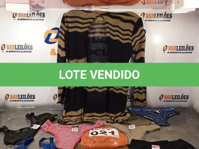 LOTE 021 - 12 – PEÇAS DE ROUPAS FEMININAS DIVERSAS (NO ESTADO, NÃO SABEMOS SE FUNCIONA. LEILÃO NÃO TEM GARANTIA E NEM DEVOLUÇÃO, SUJEITO A POSSÍVEIS AVARIAS VISÍVEIS/OCULTAS E/OU AUSÊNCIA DE COMPONENTES)
