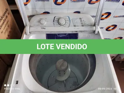 LOTE 113 - 01 - LAVADORA ELECTROLUX 13 KG (NO ESTADO, NÃO SABEMOS SE FUNCIONA. LEILÃO NÃO TEM GARANTIA E NEM DEVOLUÇÃO, SUJEITO A POSSÍVEIS AVARIAS VISÍVEIS/OCULTAS E/OU AUSÊNCIA DE COMPONENTES)