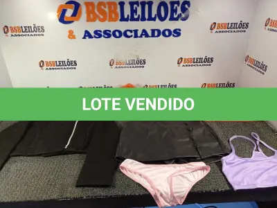 LOTE 196 - 15 – PEÇAS DE ROUPAS FEMININAS DIVERSAS (NO ESTADO, NÃO SABEMOS SE FUNCIONA. LEILÃO NÃO TEM GARANTIA E NEM DEVOLUÇÃO, SUJEITO A POSSÍVEIS AVARIAS VISÍVEIS/OCULTAS E/OU AUSÊNCIA DE COMPONENTES)