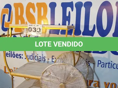 LOTE 039 - 01 - CARRINHO DE CHÁ DECORAÇÃO FESTAS (NO ESTADO, NÃO SABEMOS SE FUNCIONA. LEILÃO NÃO TEM GARANTIA E NEM DEVOLUÇÃO, SUJEITO A POSSÍVEIS AVARIAS VISÍVEIS/OCULTAS E/OU AUSÊNCIA DE COMPONENTES)