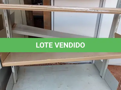 LOTE 608 - 01 ESTANTE EM AÇO COM 07 PRATELEIRAS. (NO ESTADO) ATENÇÃO! FAZER A VISITAÇÃO ANTES DE ARREMATAR, NÃO SABEMOS SE FUNCIONA. LEILÃO NÃO TEM GARANTIA E NEM DEVOLUÇÃO, SUJEITO A POSSÍVEIS AVARIAS VISÍVEIS/OCULTAS E/OU AUSÊNCIA DE COMPONENTES.