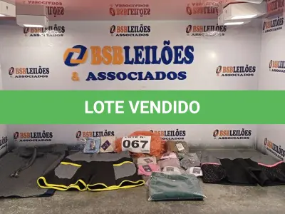 LOTE 067 - 15 – PEÇAS DE ROUPAS FEMININAS DIVERSAS (NO ESTADO, NÃO SABEMOS SE FUNCIONA. LEILÃO NÃO TEM GARANTIA E NEM DEVOLUÇÃO, SUJEITO A POSSÍVEIS AVARIAS VISÍVEIS/OCULTAS E/OU AUSÊNCIA DE COMPONENTES)