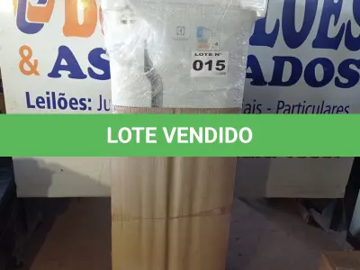 LOTE 015 - 01 - GELADEIRA ELECTROLUX 260L DUPLEX DC35A - 220 VOLTS (NO ESTADO, NÃO SABEMOS SE FUNCIONA. LEILÃO NÃO TEM GARANTIA E NEM DEVOLUÇÃO, SUJEITO A POSSÍVEIS AVARIAS VISÍVEIS/OCULTAS E/OU AUSÊNCIA DE COMPONENTES)