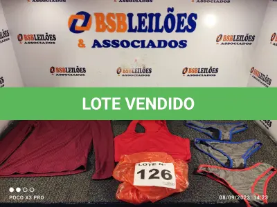 LOTE 126 - 12 – PEÇAS DE ROUPAS FEMININAS DIVERSAS (NO ESTADO, NÃO SABEMOS SE FUNCIONA. LEILÃO NÃO TEM GARANTIA E NEM DEVOLUÇÃO, SUJEITO A POSSÍVEIS AVARIAS VISÍVEIS/OCULTAS E/OU AUSÊNCIA DE COMPONENTES)