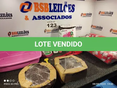 LOTE 123 - 10 – ITENS PARA PETS (NO ESTADO, NÃO SABEMOS SE FUNCIONA. LEILÃO NÃO TEM GARANTIA E NEM DEVOLUÇÃO, SUJEITO A POSSÍVEIS AVARIAS VISÍVEIS/OCULTAS E/OU AUSÊNCIA DE COMPONENTES)