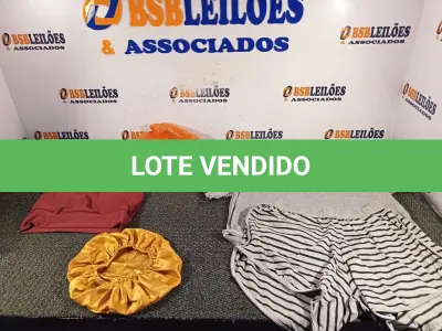 LOTE 157 - 12 – PEÇAS DE ROUPAS FEMININAS DIVERSAS (NO ESTADO, NÃO SABEMOS SE FUNCIONA. LEILÃO NÃO TEM GARANTIA E NEM DEVOLUÇÃO, SUJEITO A POSSÍVEIS AVARIAS VISÍVEIS/OCULTAS E/OU AUSÊNCIA DE COMPONENTES)