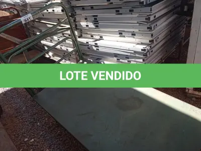 LOTE 641 - 01 CARRINHO PARA TRANSPORTE DE CARGAS COM AVARIAS. (NO ESTADO) ATENÇÃO! FAZER A VISITAÇÃO ANTES DE ARREMATAR, NÃO SABEMOS SE FUNCIONA. LEILÃO NÃO TEM GARANTIA E NEM DEVOLUÇÃO, SUJEITO A POSSÍVEIS AVARIAS VISÍVEIS/OCULTAS E/OU AUSÊNCIA DE COMPONENTES.