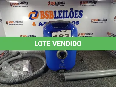 LOTE 183 - 01 - ASPIRADOR ELECTROLUX FLEXN PÓ E ÁGUA 1400W 220 VOLTS (NO ESTADO, NÃO SABEMOS SE FUNCIONA. LEILÃO NÃO TEM GARANTIA E NEM DEVOLUÇÃO, SUJEITO A POSSÍVEIS AVARIAS VISÍVEIS/OCULTAS E/OU AUSÊNCIA DE COMPONENTES)