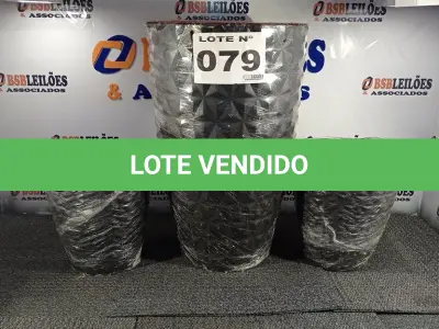 LOTE 079 - 03 - VASOS DE PLANTAS (NO ESTADO, NÃO SABEMOS SE FUNCIONA. LEILÃO NÃO TEM GARANTIA E NEM DEVOLUÇÃO, SUJEITO A POSSÍVEIS AVARIAS VISÍVEIS/OCULTAS E/OU AUSÊNCIA DE COMPONENTES)