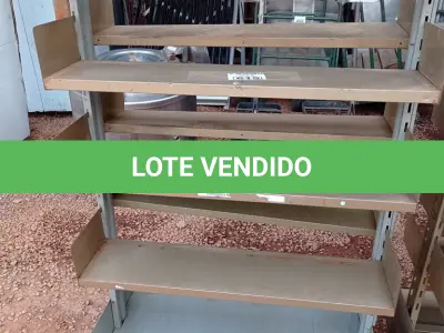 LOTE 615 - 01 ESTANTE EM AÇO COM 08 PRATELEIRAS. (NO ESTADO) ATENÇÃO! FAZER A VISITAÇÃO ANTES DE ARREMATAR, NÃO SABEMOS SE FUNCIONA. LEILÃO NÃO TEM GARANTIA E NEM DEVOLUÇÃO, SUJEITO A POSSÍVEIS AVARIAS VISÍVEIS/OCULTAS E/OU AUSÊNCIA DE COMPONENTES.