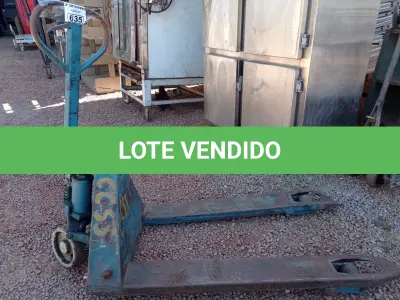 LOTE 635 - 01 BURRINHA COM AVARIAS. (NO ESTADO) ATENÇÃO! FAZER A VISITAÇÃO ANTES DE ARREMATAR, NÃO SABEMOS SE FUNCIONA. LEILÃO NÃO TEM GARANTIA E NEM DEVOLUÇÃO, SUJEITO A POSSÍVEIS AVARIAS VISÍVEIS/OCULTAS E/OU AUSÊNCIA DE COMPONENTES.