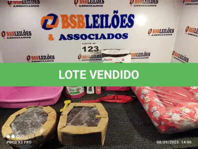 LOTE 123 - 10 – ITENS PARA PETS (NO ESTADO, NÃO SABEMOS SE FUNCIONA. LEILÃO NÃO TEM GARANTIA E NEM DEVOLUÇÃO, SUJEITO A POSSÍVEIS AVARIAS VISÍVEIS/OCULTAS E/OU AUSÊNCIA DE COMPONENTES)