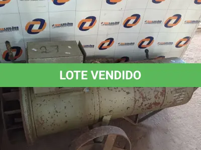 LOTE 593 - 01 MÁQUINA DE SOLDA GRANDE COM RODAS DE FERRO. (NO ESTADO) ATENÇÃO! FAZER A VISITAÇÃO ANTES DE ARREMATAR, NÃO SABEMOS SE FUNCIONA. LEILÃO NÃO TEM GARANTIA E NEM DEVOLUÇÃO, SUJEITO A POSSÍVEIS AVARIAS VISÍVEIS/OCULTAS E/OU AUSÊNCIA DE COMPONENTES.