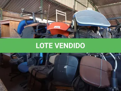 LOTE 541 - 01 LOTE COM VÁRIAS CADEIRAS DE ESCRITÓRIO MARCAS E MODELOS DIVERSOS. (NO ESTADO) ATENÇÃO! FAZER A VISITAÇÃO ANTES DE ARREMATAR, NÃO SABEMOS SE FUNCIONA. LEILÃO NÃO TEM GARANTIA E NEM DEVOLUÇÃO, SUJEITO A POSSÍVEIS AVARIAS VISÍVEIS/OCULTAS E/OU AUSÊNCIA DE COMPONENTES.