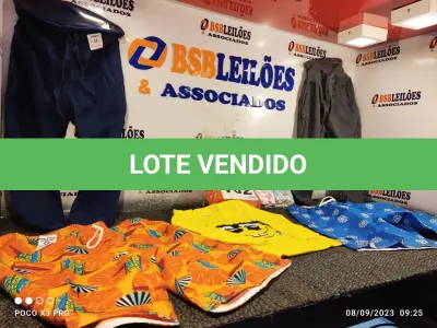 LOTE 102 - 12 – PEÇAS DE ROUPAS INFANTIL DIVERSAS (NO ESTADO, NÃO SABEMOS SE FUNCIONA. LEILÃO NÃO TEM GARANTIA E NEM DEVOLUÇÃO, SUJEITO A POSSÍVEIS AVARIAS VISÍVEIS/OCULTAS E/OU AUSÊNCIA DE COMPONENTES)