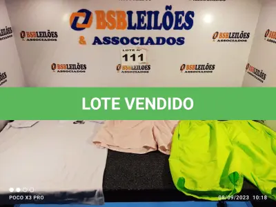 LOTE 111 - 10 – PEÇAS DE ROUPAS MASCULINAS DIVERSAS (NO ESTADO, NÃO SABEMOS SE FUNCIONA. LEILÃO NÃO TEM GARANTIA E NEM DEVOLUÇÃO, SUJEITO A POSSÍVEIS AVARIAS VISÍVEIS/OCULTAS E/OU AUSÊNCIA DE COMPONENTES)