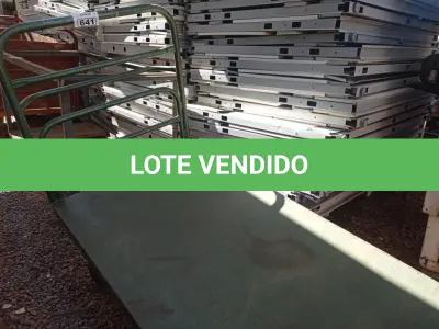 LOTE 641 - 01 CARRINHO PARA TRANSPORTE DE CARGAS COM AVARIAS. (NO ESTADO) ATENÇÃO! FAZER A VISITAÇÃO ANTES DE ARREMATAR, NÃO SABEMOS SE FUNCIONA. LEILÃO NÃO TEM GARANTIA E NEM DEVOLUÇÃO, SUJEITO A POSSÍVEIS AVARIAS VISÍVEIS/OCULTAS E/OU AUSÊNCIA DE COMPONENTES.