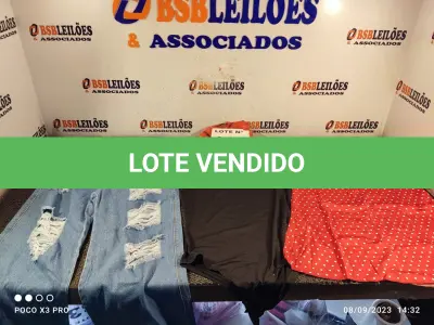 LOTE 129 - 10 – PEÇAS DE ROUPAS FEMININAS DIVERSAS (NO ESTADO, NÃO SABEMOS SE FUNCIONA. LEILÃO NÃO TEM GARANTIA E NEM DEVOLUÇÃO, SUJEITO A POSSÍVEIS AVARIAS VISÍVEIS/OCULTAS E/OU AUSÊNCIA DE COMPONENTES)
