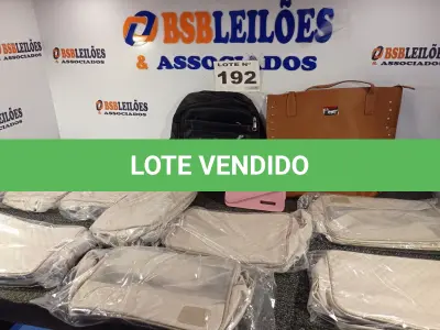 LOTE 192 - 13 - BOLSAS NECESSAIRE LIPO MANUAL CORPS LIGNEA E 04 BOLSAS DIVERSAS.(NO ESTADO, NÃO SABEMOS SE FUNCIONA. LEILÃO NÃO TEM GARANTIA E NEM DEVOLUÇÃO, SUJEITO A POSSÍVEIS AVARIAS VISÍVEIS/OCULTAS E/OU AUSÊNCIA DE COMPONENTES)