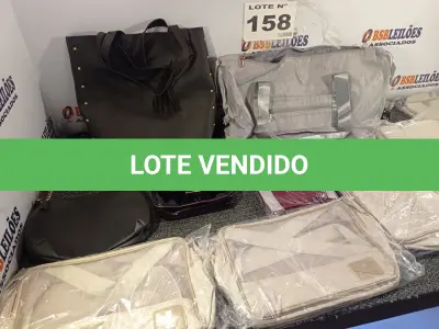 LOTE 158 - 12 - BOLSAS NECESSAIRE LIPO MANUAL CORPS LIGNEA, 04 BOLSAS DIVERSAS E 02 BOLSAS SACOLA DE MÃO SENDO 01 PEQUENA. (NO ESTADO, NÃO SABEMOS SE FUNCIONA. LEILÃO NÃO TEM GARANTIA E NEM DEVOLUÇÃO, SUJEITO A POSSÍVEIS AVARIAS VISÍVEIS/OCULTAS E/OU AUSÊNCIA DE COMPONENTES)